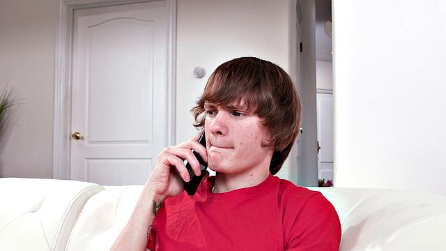 смотри, как лорен филлипс получает анальный и вагинальный секс от пасынка