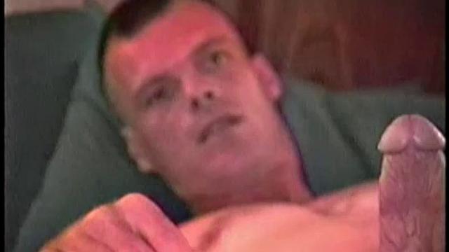 мужественный морпех кит трахается по полной и кончает