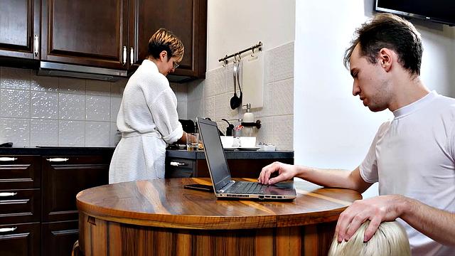 Crazy dude bangs his sexy stepsis behind stepmom's back