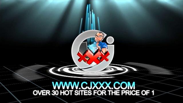 Энрике, вроде бы натурал, но не может устоять перед большим членом и отсасывает на камеру