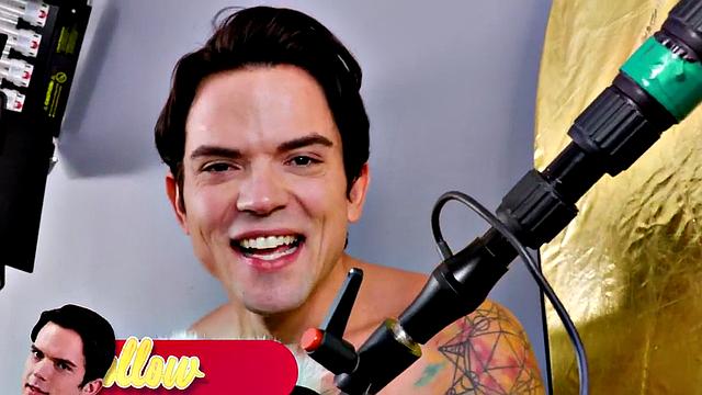 Tattooed stud with abs bareback fucked and jizzed