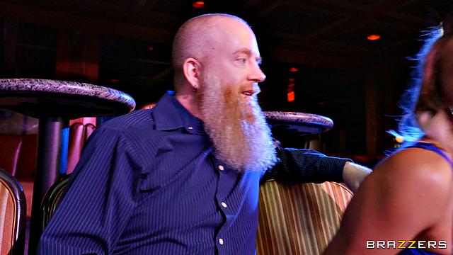 кали картер получает двойной кремпай на групповухе, потом трахается с мужем напоследок