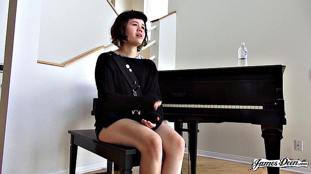 Yhivi Applies Online To Have Sex With Deen