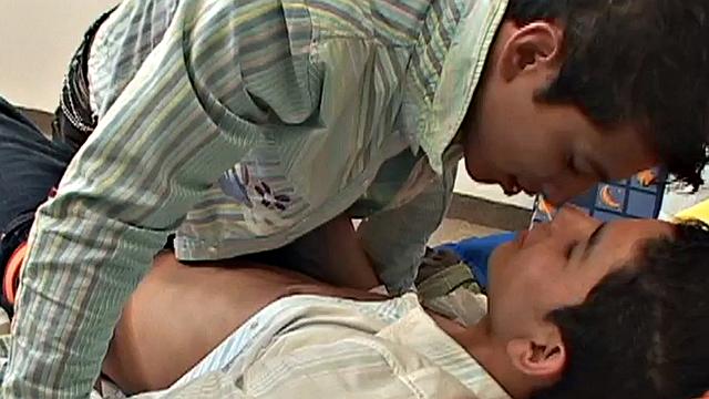 Amateur Latin twink rimmed and barebacked by partner at home