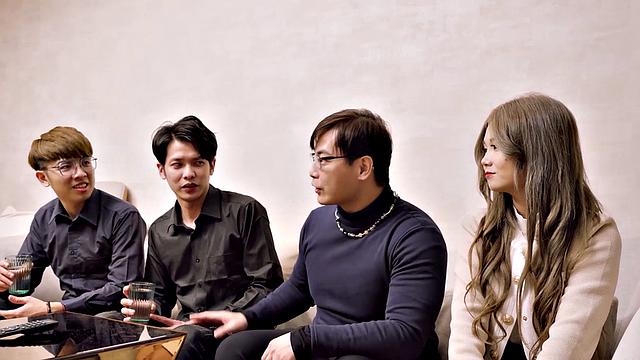 Masseuse Meng Ruoyu gets a dream client who asks to fuck