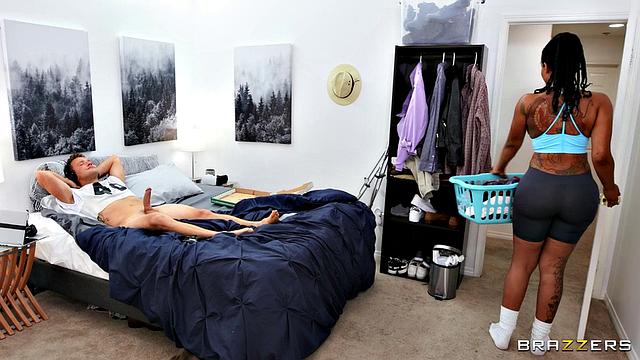 Roommates With Benefits