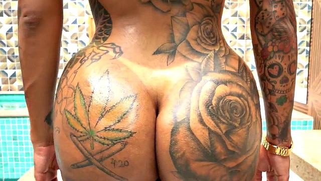 Big oiled Brazilian TS barebacked in tattooed ass
