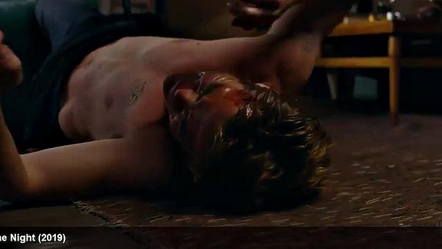 Celebrity Chris Pine showing off his incredible body