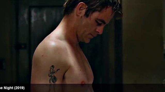 Celebrity Chris Pine showing off his incredible body