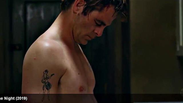 Celebrity Chris Pine showing off his incredible body