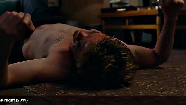 Celebrity Chris Pine showing off his incredible body