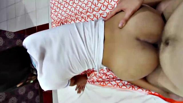 Maricel - Pussy Stuffing Clip