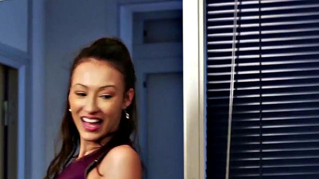 CFNM voyeur encourages jerker while teasing body