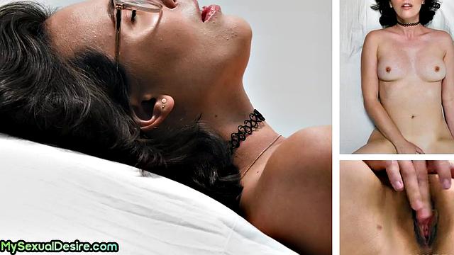 Natural petite with glasses solo