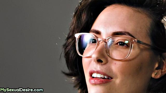 Natural petite with glasses solo