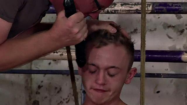 Fit Guy Oliver Obeys Commands - Part 1 - Oliver Wesley & Sebastian Kane