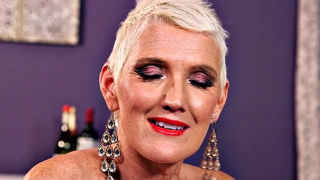 Лекси после сорока: руки - лучшие любовники