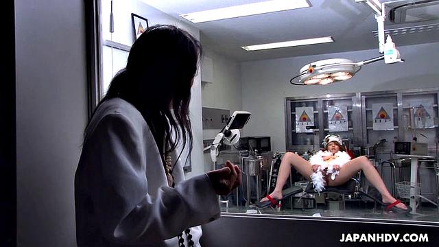 Blonde got fucked in the lab until she orgasmed