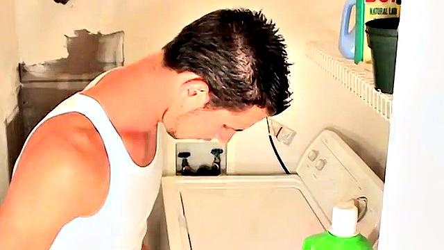 Peeing in the Washing Machine! - Chain