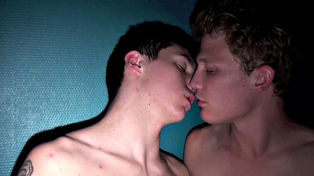 Amateur masked bottom in 3some after gloryhole BJ