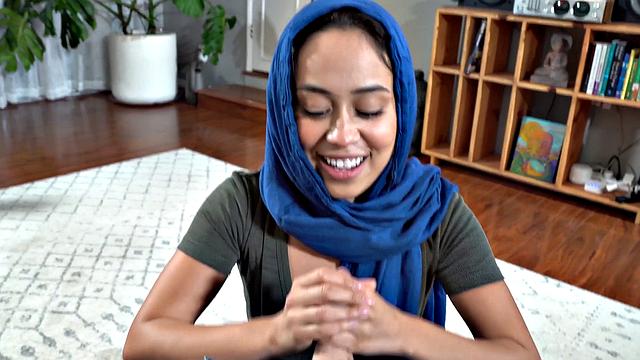 Девочки в хиджабах нашли рай на чужом члене-Коран промолчал, но они нет