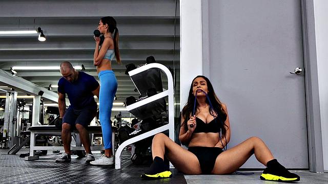 Interval Cheating: Brunette Latina and her man get naughty in shorts