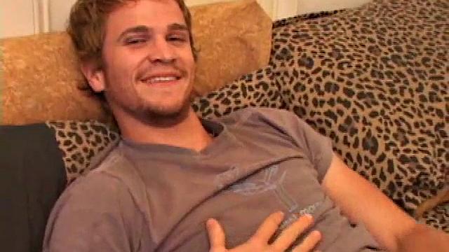 Зак Претерс дрочит свой член