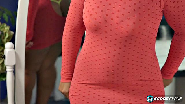 Ларейна заводит с роскошной попкой и страстью