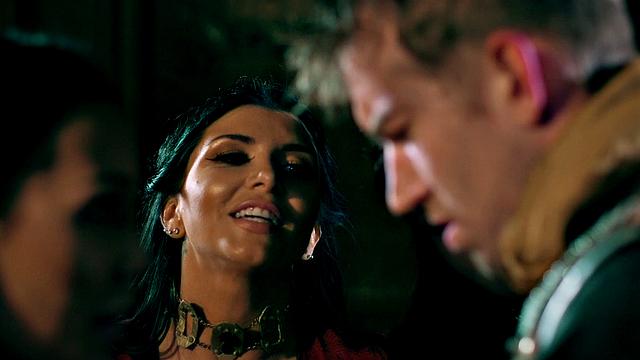 Queen Of Thrones: Part 3