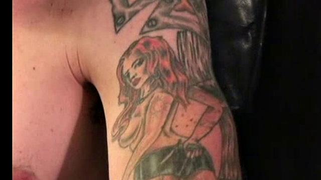 макс дрочит как чемпион и выдаёт мощную концовку