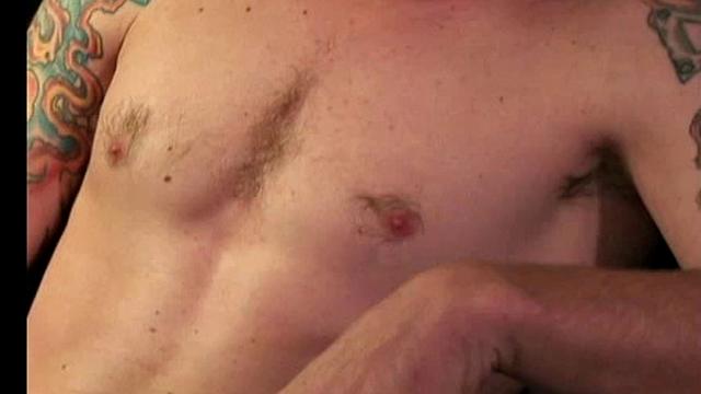 макс дрочит как чемпион и выдаёт мощную концовку