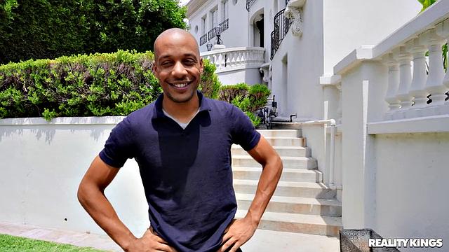 A Massage for Masseuse