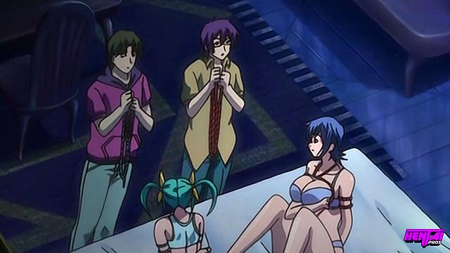 Смотри, как взрослые студентки устраивают оргию с парнями и игрушками в академии власти и страсти.