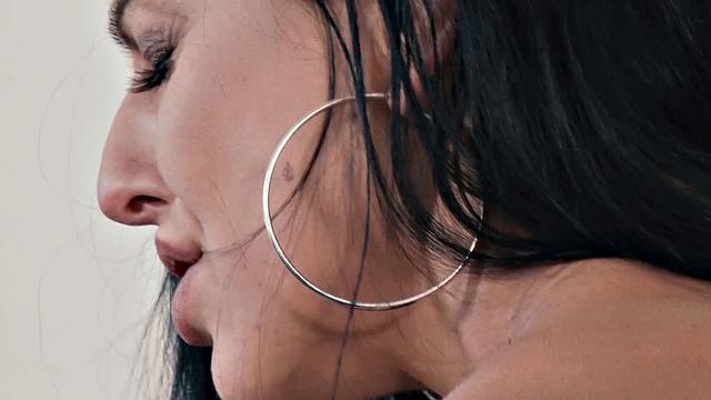 Back When Women Were Addicted To It