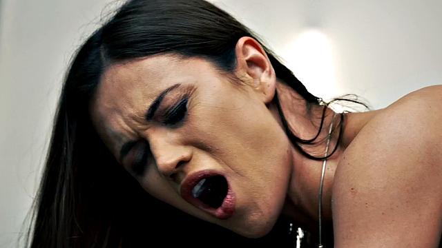 21 NATURALS - Hot Brunette Alyssa Reece Feels Horny For Anal At The Office