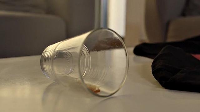 горячая горничная скачет на bbc и принимает в анал