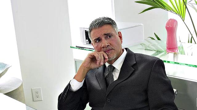 Hardcore Anal At The Office For Isabella Nice After She Deepthroats Her Coworker