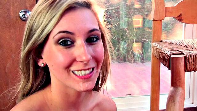 Blondes Love Dick - Lilly Banks