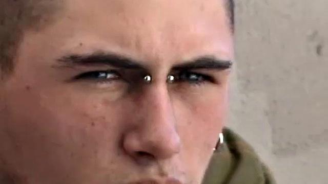 PonyBoi загоняет себя до мощного оргазма рукой