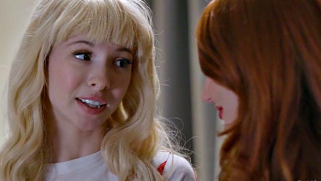 Nympho milf pussylicking petite dyke in threesome