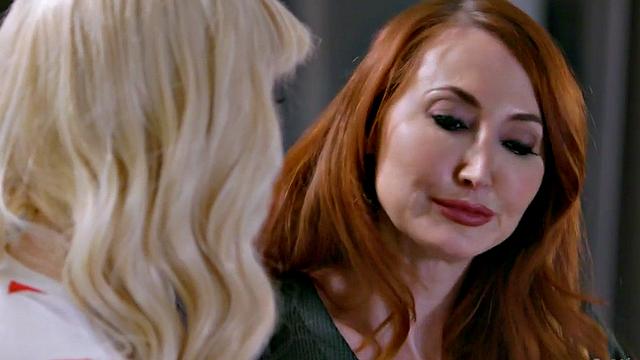 Nympho milf pussylicking petite dyke in threesome