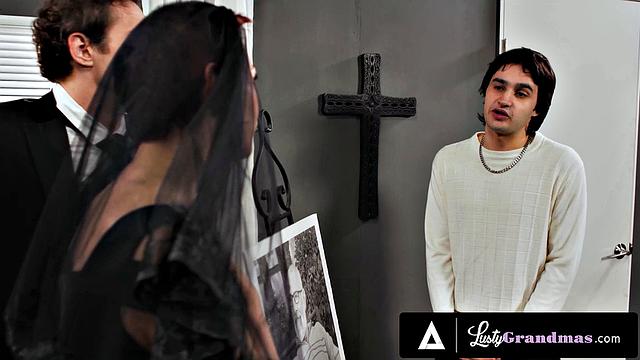 LUSTY GRANDMAS - Horny Widow Gets Her Pussy Fucked By Funeral Attendant