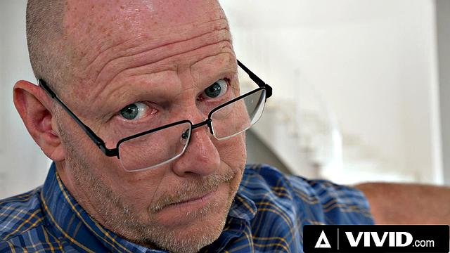 VIVID - Stepdaughter's Naked Tease Turns Into Full Show - Stepdad Gets an Eyeful!