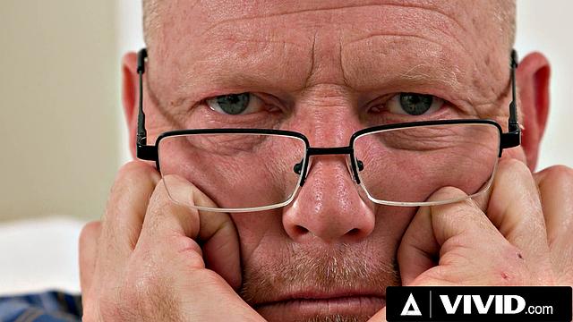 VIVID - Stepdaughter's Naked Tease Turns Into Full Show - Stepdad Gets an Eyeful!