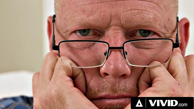 VIVID - Stepdaughter's Naked Tease Turns Into Full Show - Stepdad Gets an Eyeful!