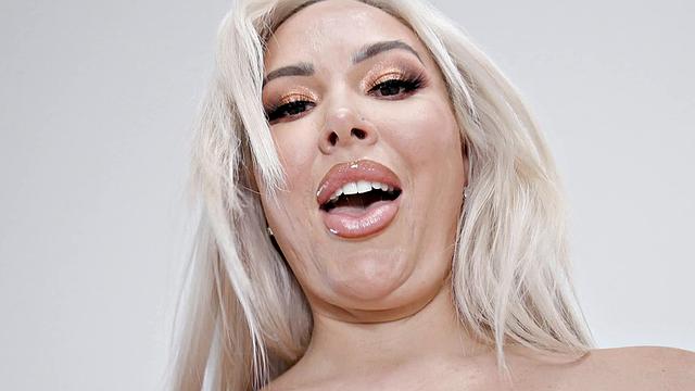 The Curvy Canuck Slut