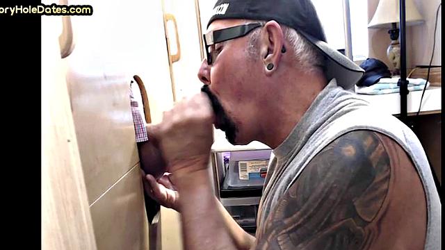 Gloryhole DILF deepthroats white cock in homemade closeup