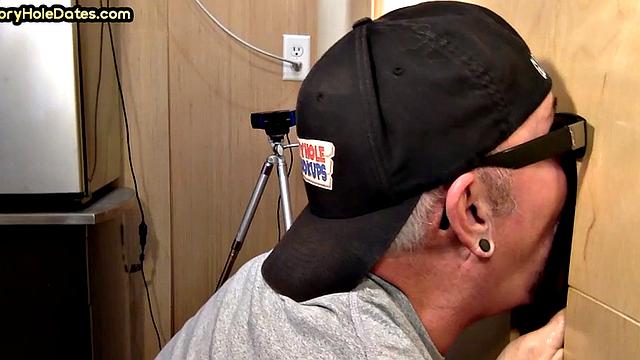 Gloryhole DILF deepthroats white cock in homemade closeup