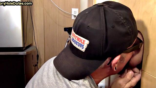 Gloryhole DILF deepthroats white cock in homemade closeup