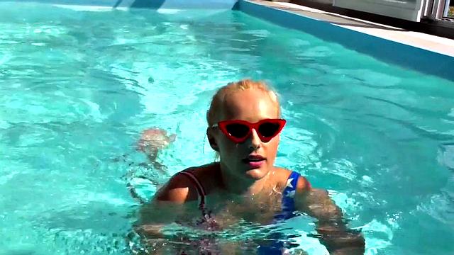 Angel Wicky: a good girl